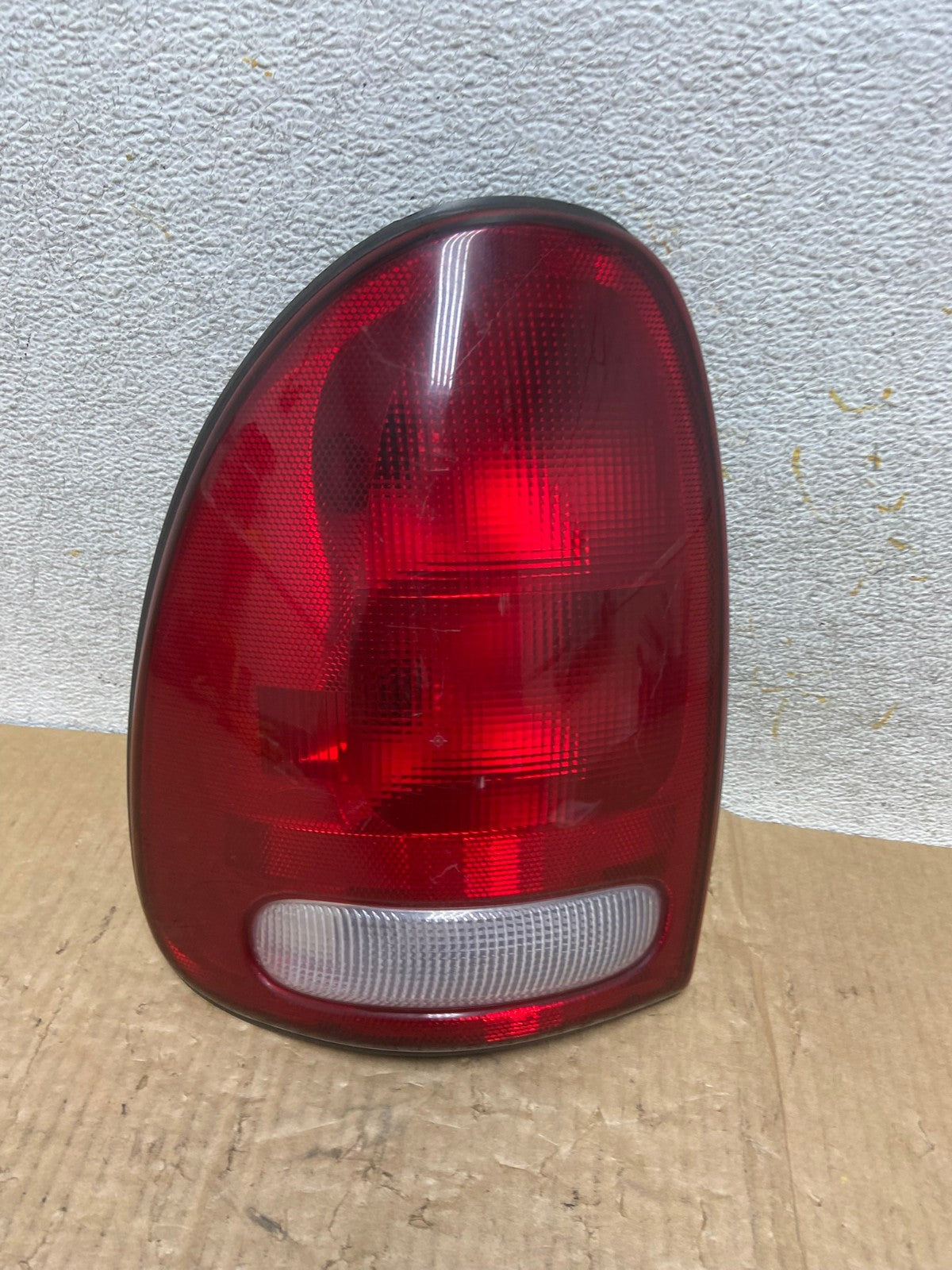 1998 to 2003 Dodge Durango Tail Light Left Driver LH Side AI6822 LK0