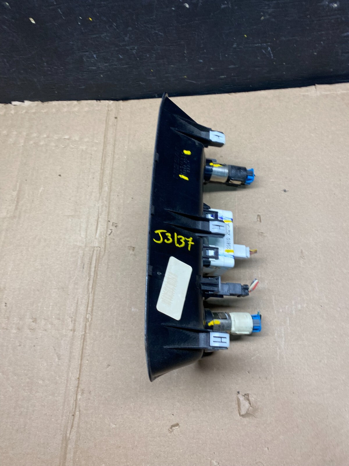 2008 - 2010 Infiniti QX56 Dashboard Center Lower Bezel Trim Cover Clock j3137 DG3