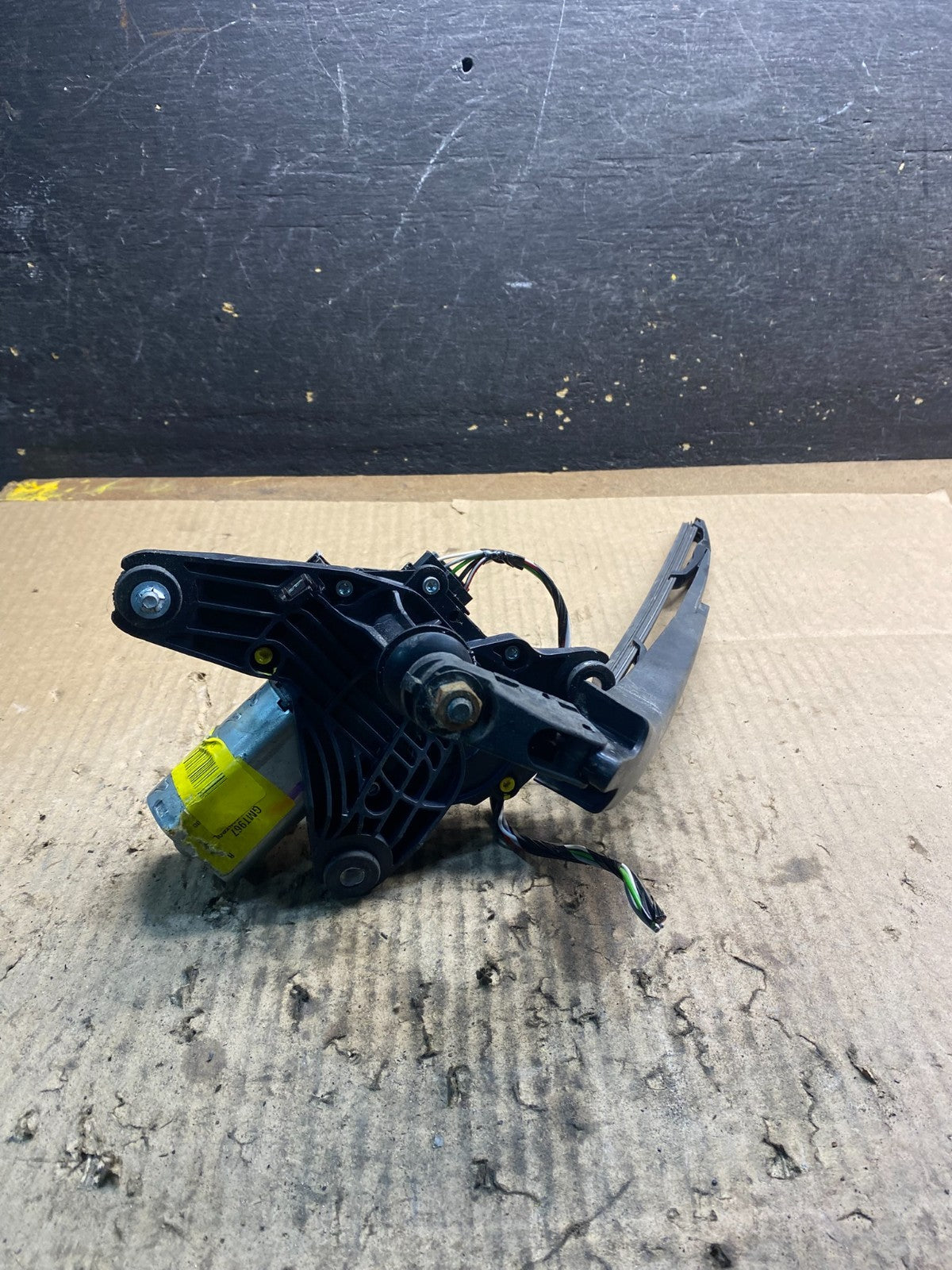 2008 to 2012 Buick Enclave Windshield Rear Wiper Motor Z5054 PS3