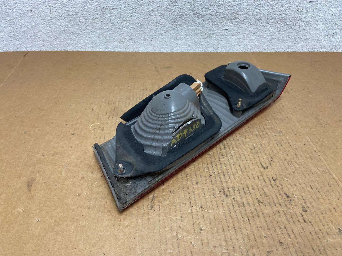 2000-2001 Toyota Camry Tail Light Left Driver LH Side Inner AD9350 LK5