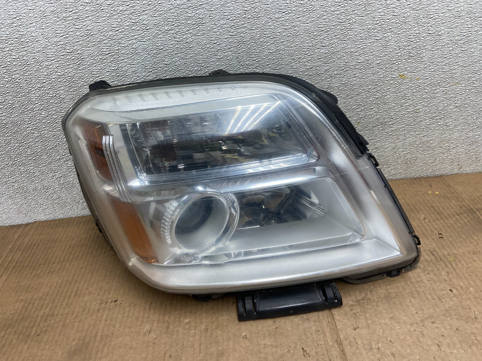 2010 to 2015 GMC Terrain Halogen Passenger Right Rh Side Headlight Oem AA6305 DW0