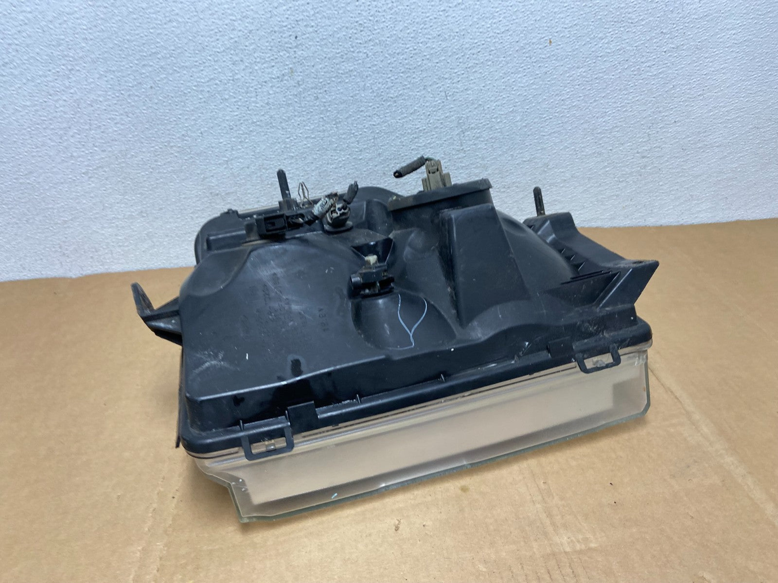 2008-2014 Ford Econoline E150 E250 E350 Right Passenger Headlight AC8381 DW7