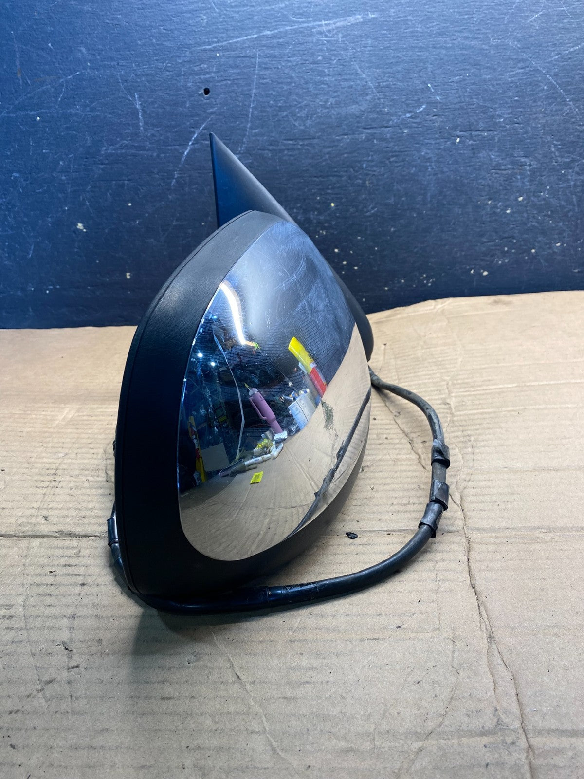 2003-2006 Chevrolet Tahoe Suburban Right Passenge Door Mirror AA5633 MS11