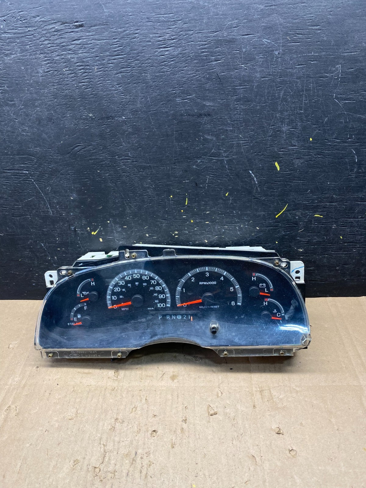 2000 2001 2002 Ford Expedition Speedometer Instrument Gauge Cluster r8912 DG0