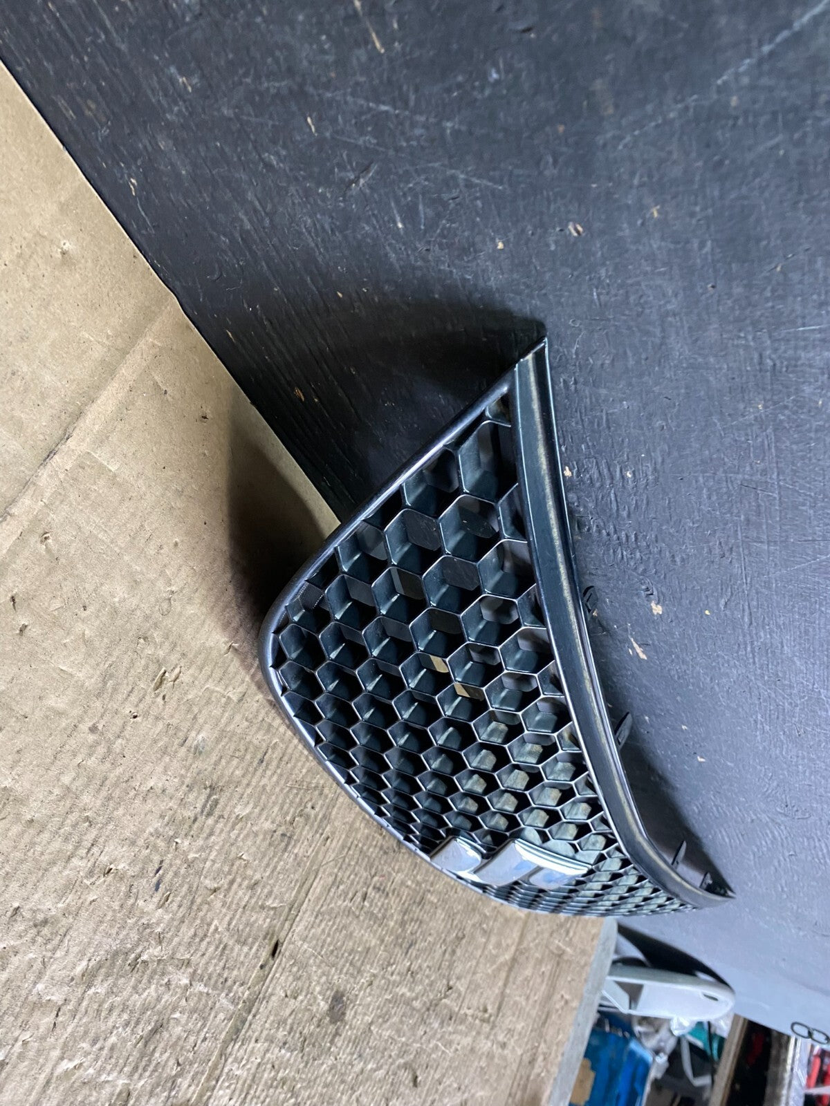 2010 to 2013 Suzuki SX4 Sedan Front Upper Grill Grille O6156 OEM DG2