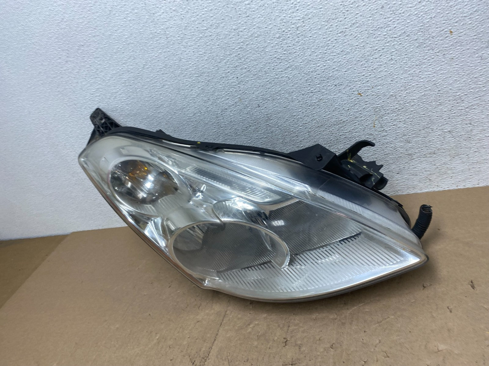Sedan 2010 2011 2012 Nissan Altima Headlight Right Passenger Rh AE6898 DW1