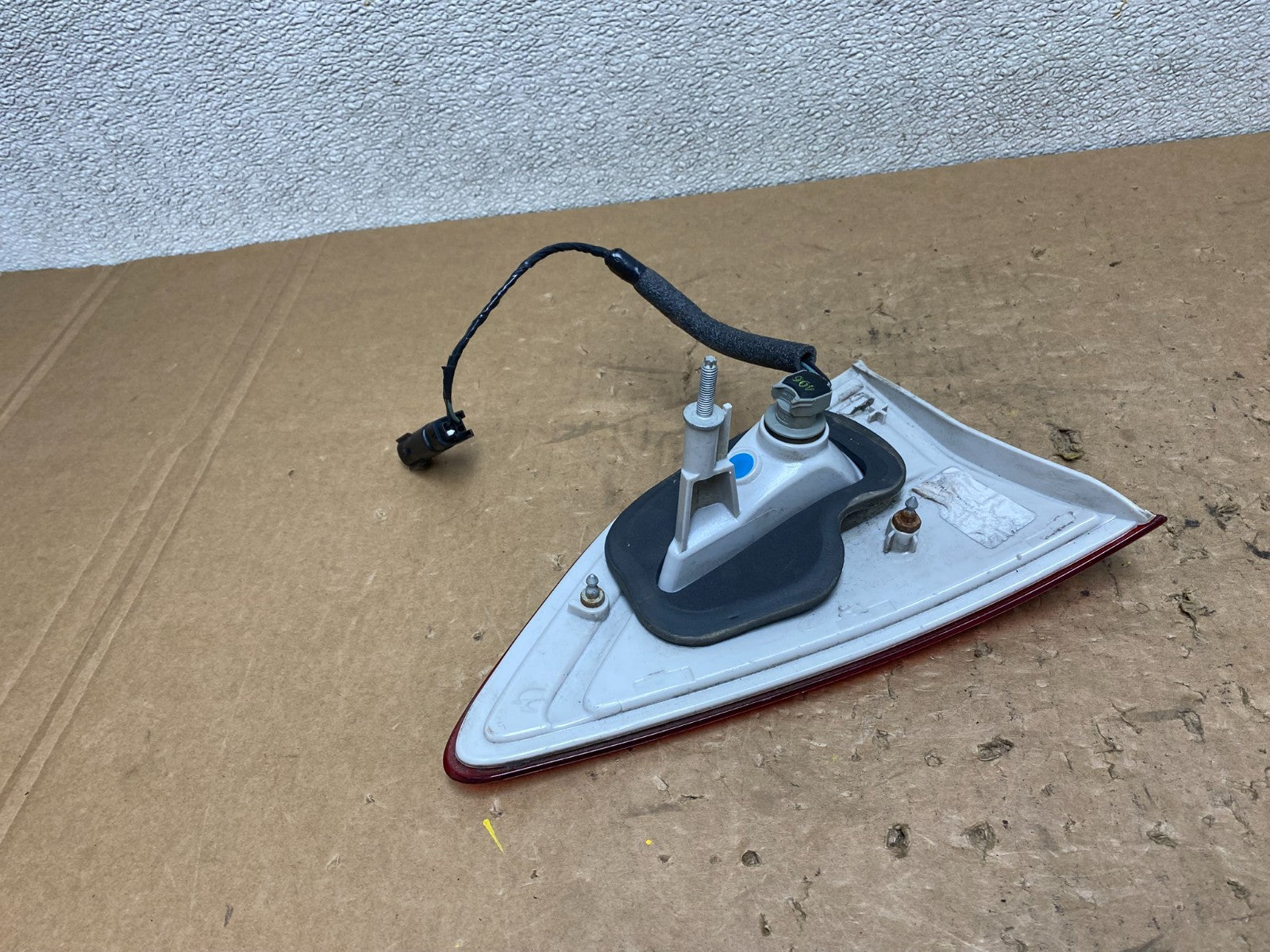 2013 to 2016 Ford Escape Right Passenger RH Side Inner Tail Light OEM V5837 DW6