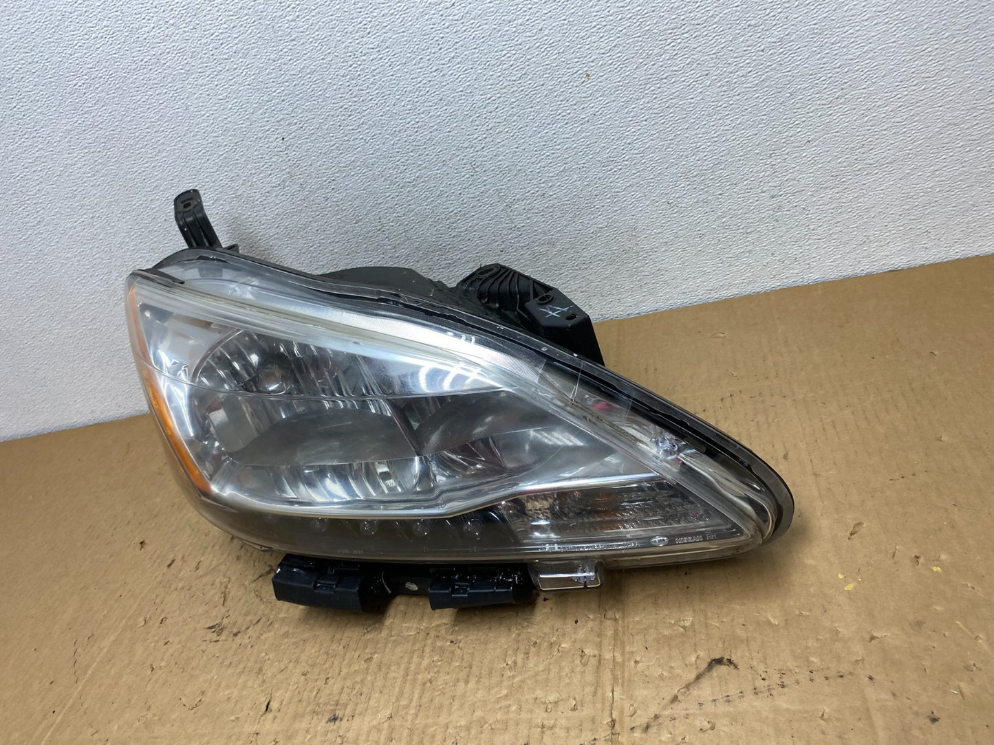 2013 - 2015 Nissan Sentra W/LED Halogen Right Passenger Headlight AC8149 DW1