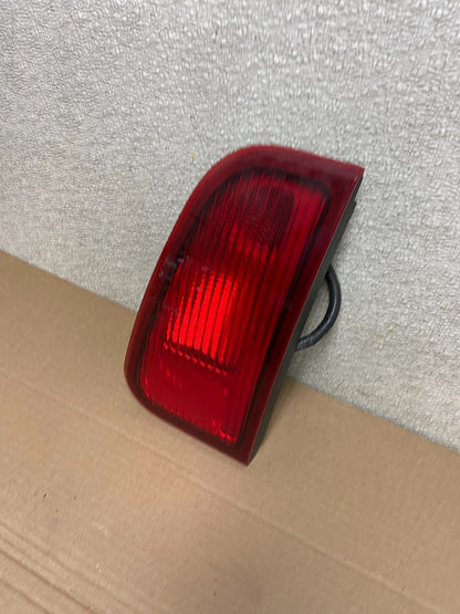 2003-2006 Lincoln Navigator Right Passenger RH Inner Tail Light OEM AB0940 LK1