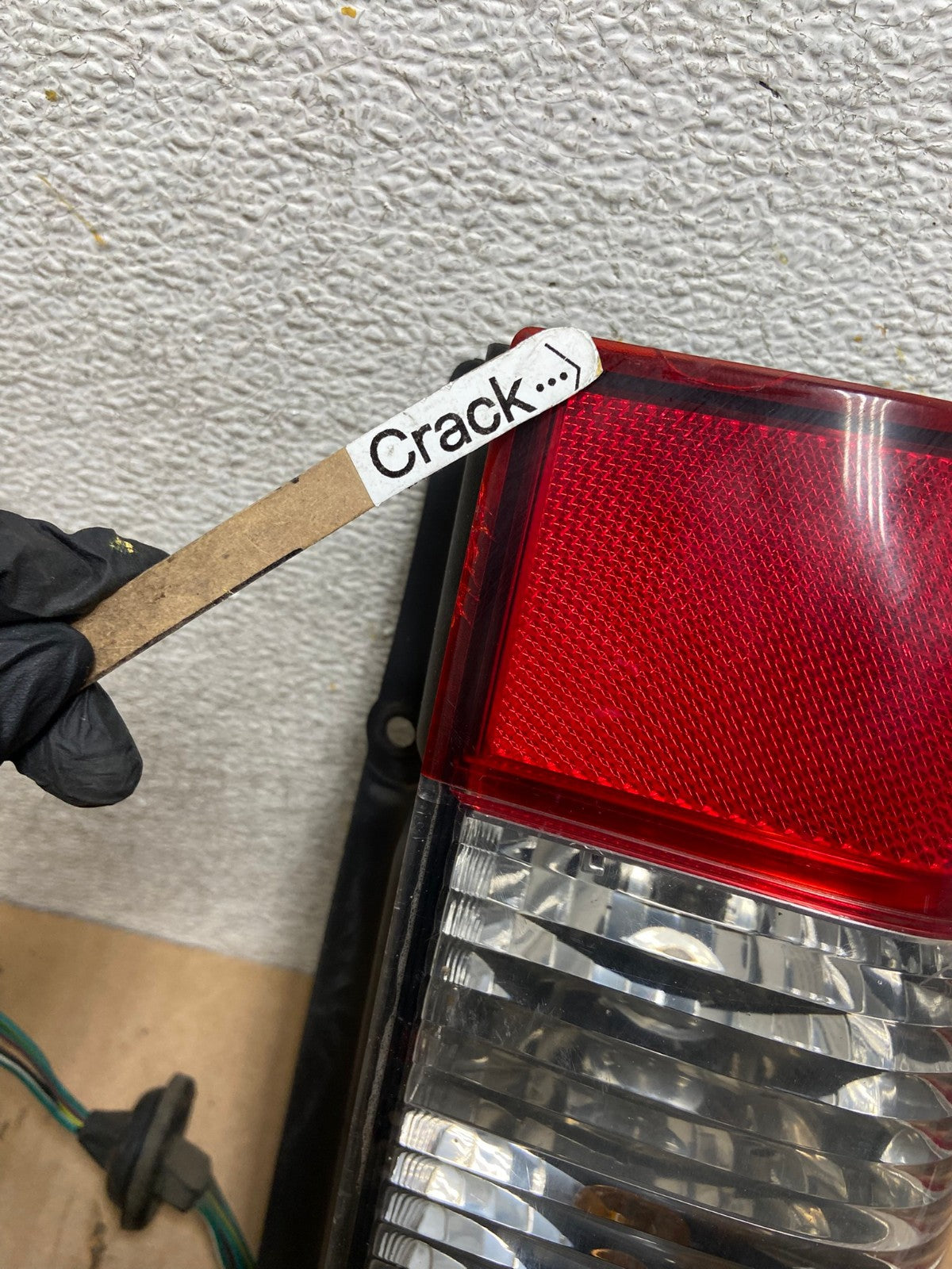 2002 2003 2004 Nissan Xterra Right Passenger RH Side Tail Light AI5480 LK4