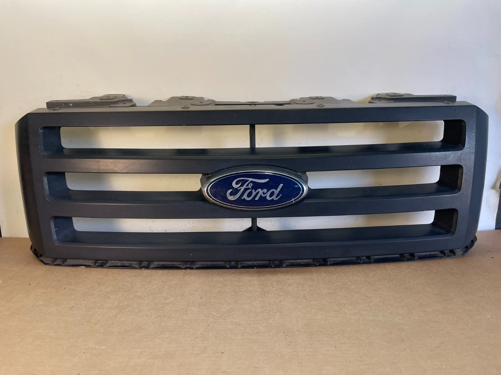 2007 to 2014 Ford Expedition Front Upper Chrome Grill Grille AF8697 DG0