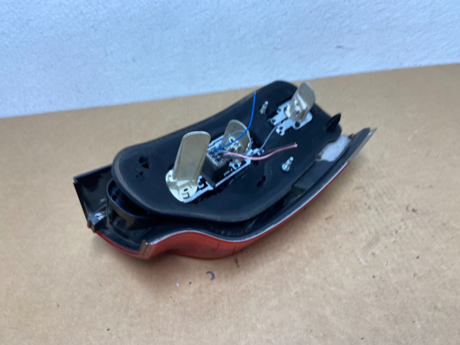 2005 to 2007 Volvo Xc70 V70 Right Passenger RH Side Tail Light Oem AC1771 DW5