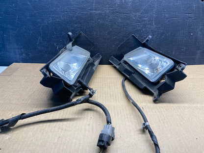 2011 to 2013 Mazda 3 Left+Right Set Fog Lights AG7276 DG1