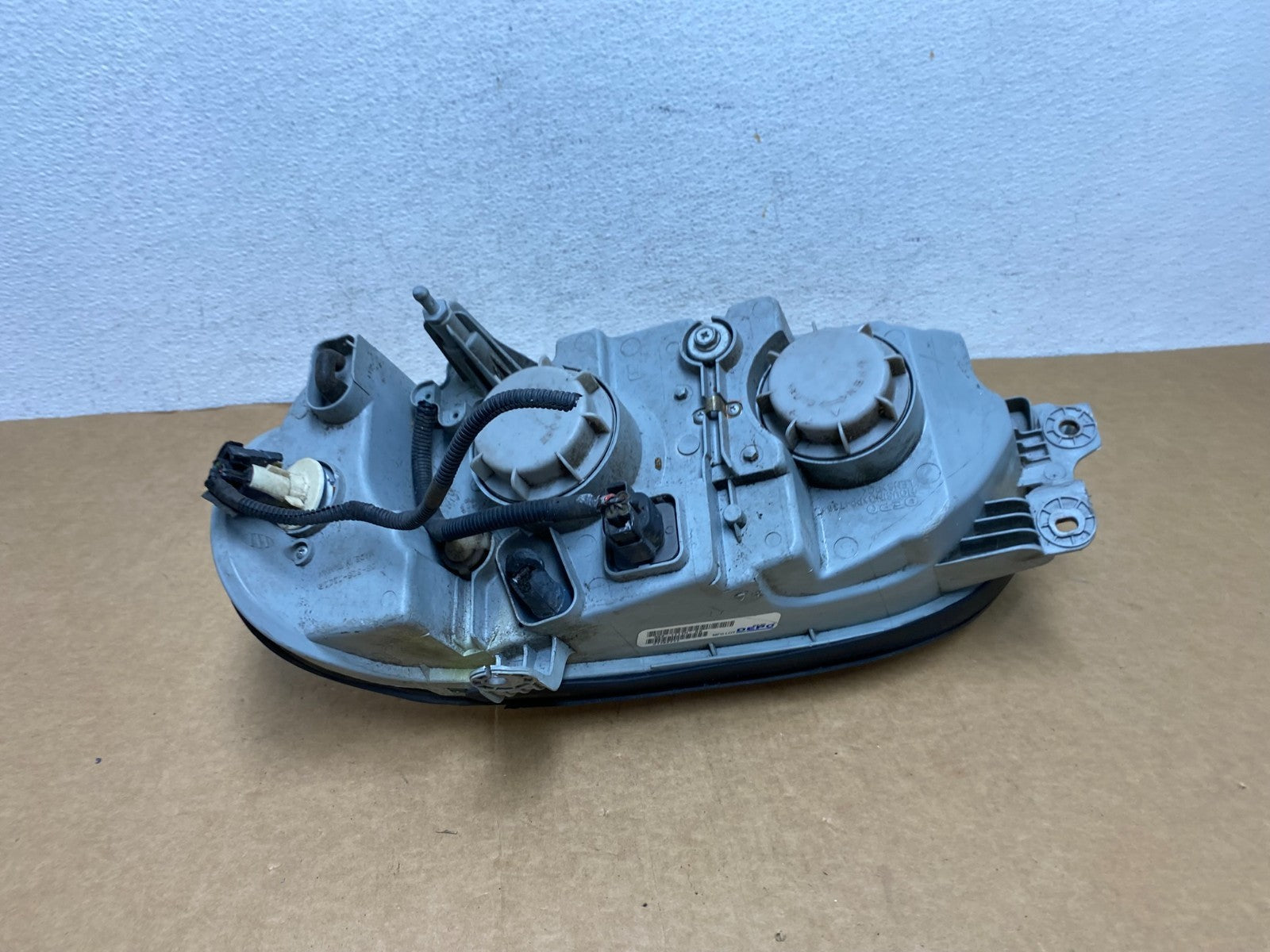 2002 to 2005 Kia Sedona Right Passenger RH Side Headlight DEPO AD4470 DW5