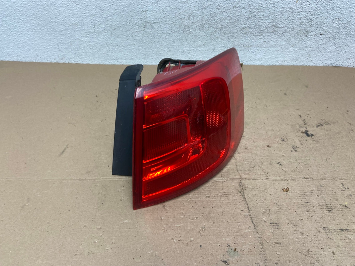 2011 to 2014 Volkswagen Jetta Right Passenger Rh Side Tail Light AF4888 LK2