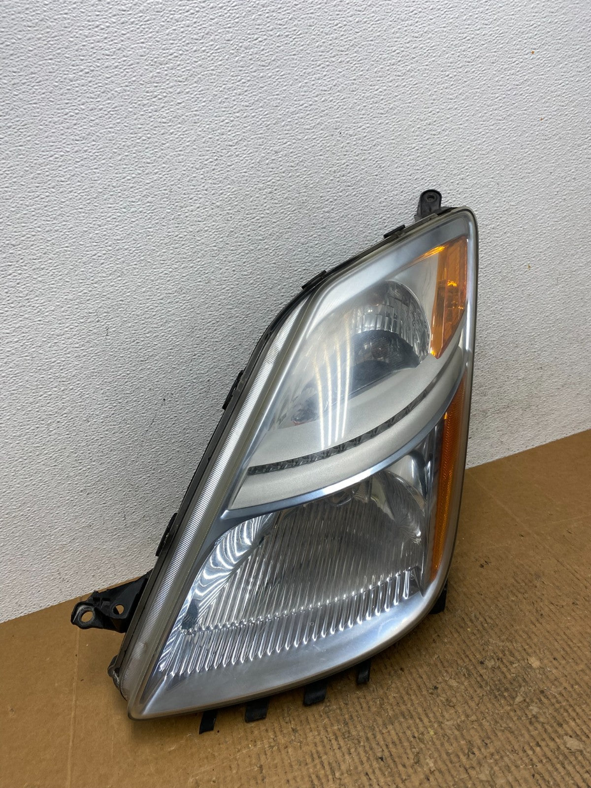 2006-2009 Toyota Prius Left Driver LH Side Blue Headlight Halogen AE1675 DW2