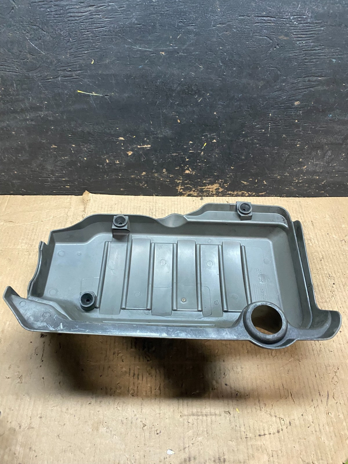 2007 to 2008 GMC Acadia 3.6L VVT Engine Cover Shield OEM u6117 DG5