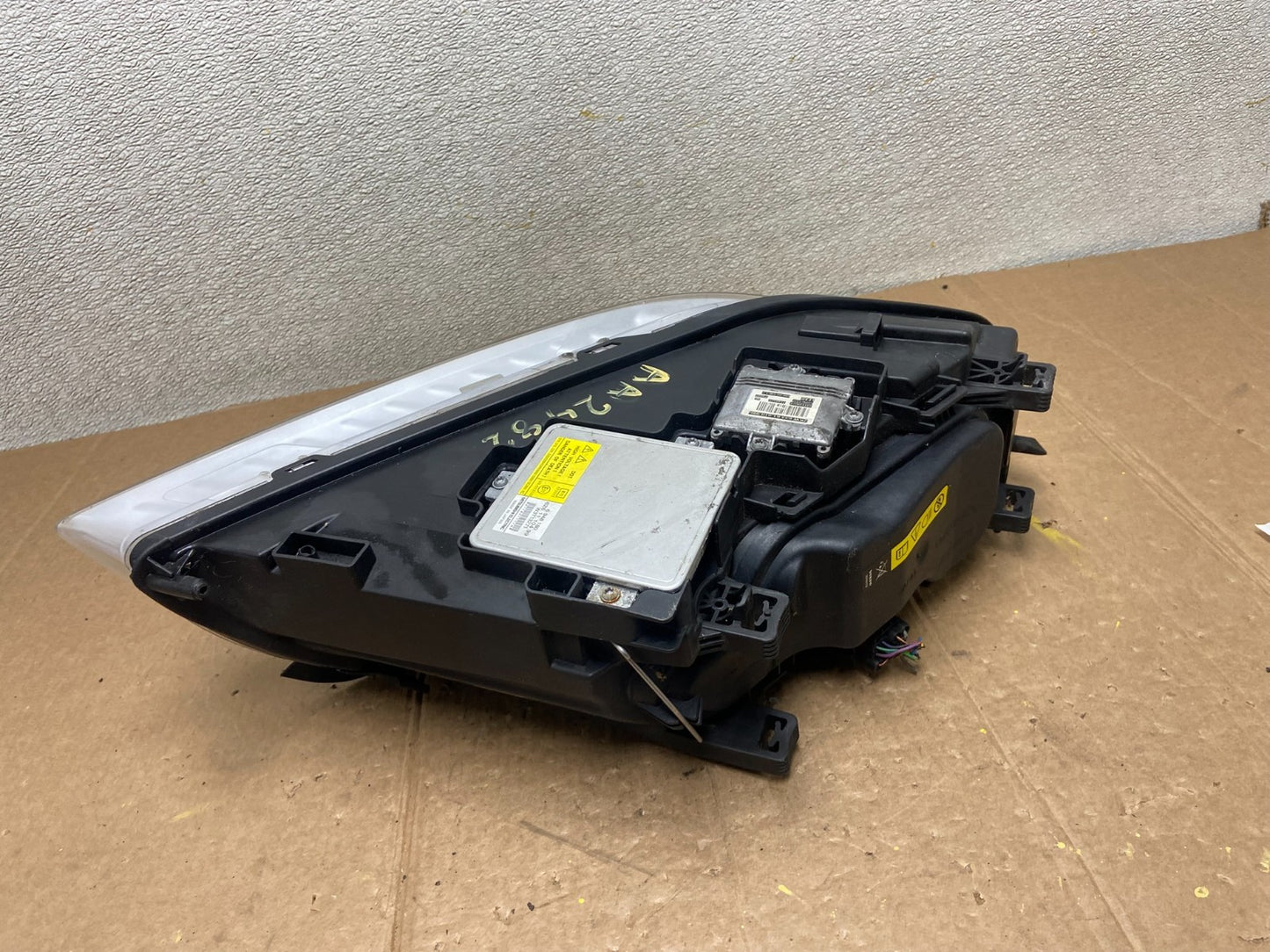 2007-2011 Volvo S80 LH Driver Side Xenon Adaptive Headlight 31214182 AA24824
