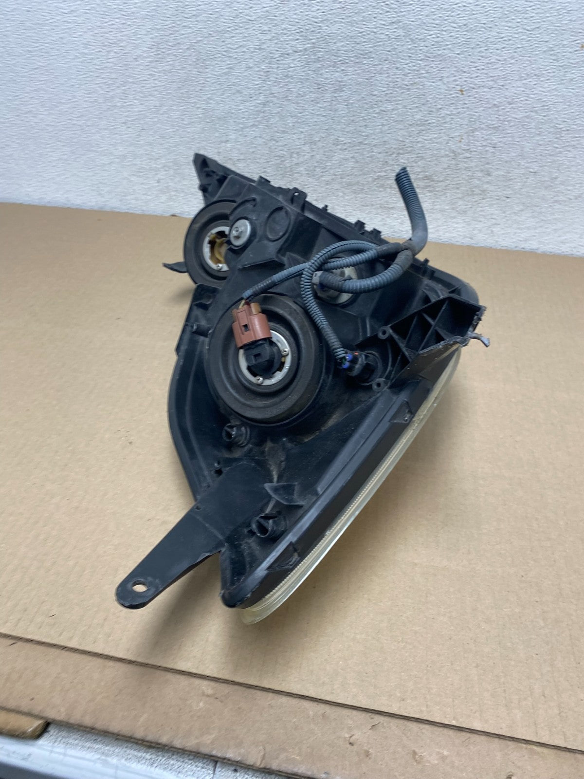 2004-2005 Toyota Sienna Left Driver LH Side Halogen Headlight AG5814 DW9