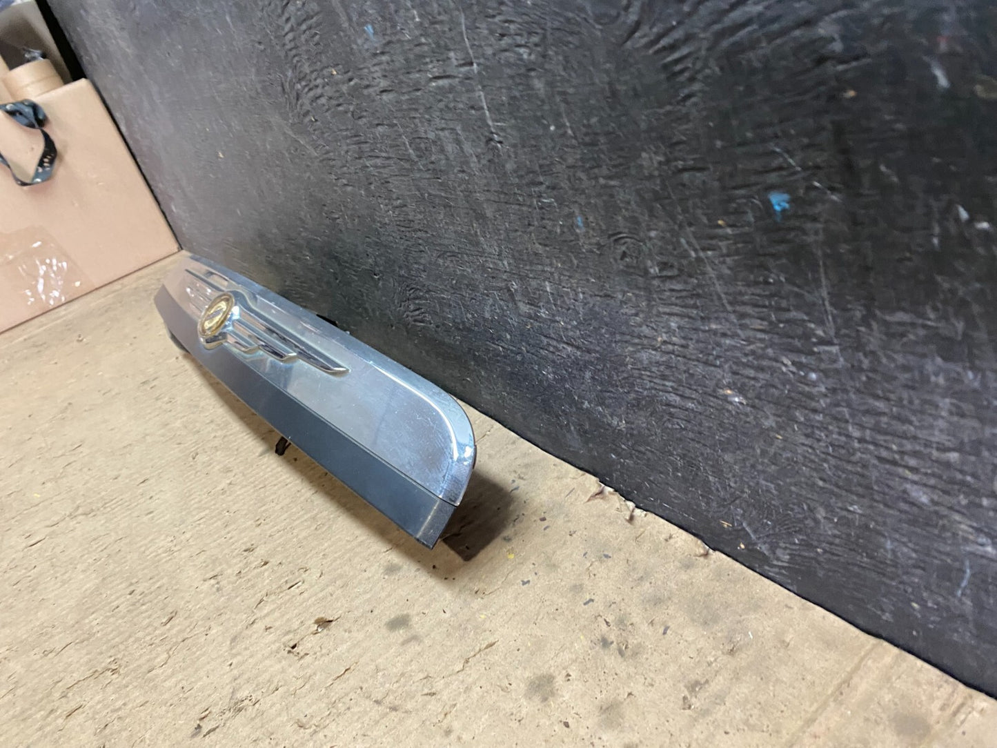 2008 to 2010 Chrysler Town & Country Tailgate Trim w/ Camera Panel OEM j1159 DG1