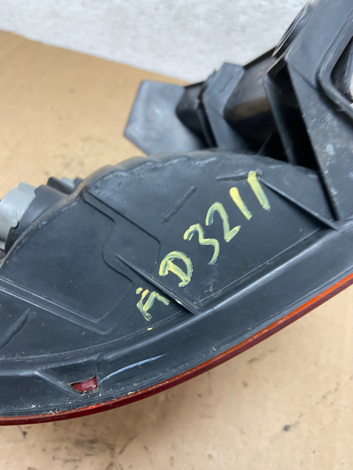 1999 2000 2001 Honda Odyssey Right Passenger Side Tail Light AD3211 LK7