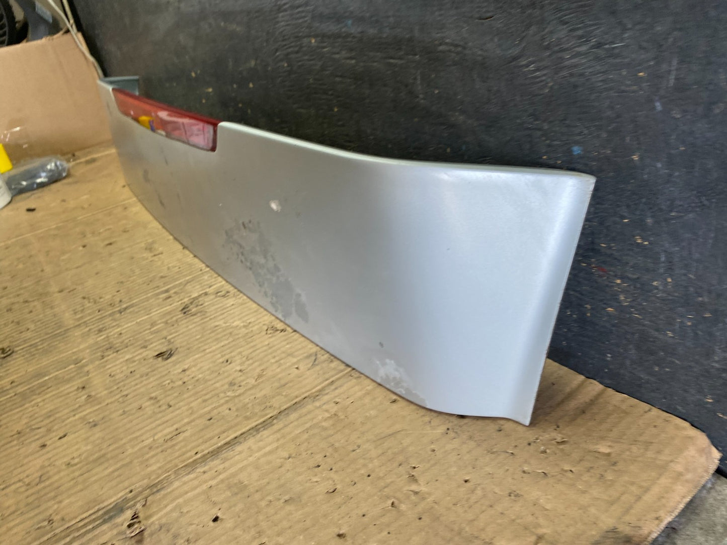 2005 to 2011 Hyundai Accent Trunk Lid Hatch 3rd Brake Light Spoiler S8770 DG1