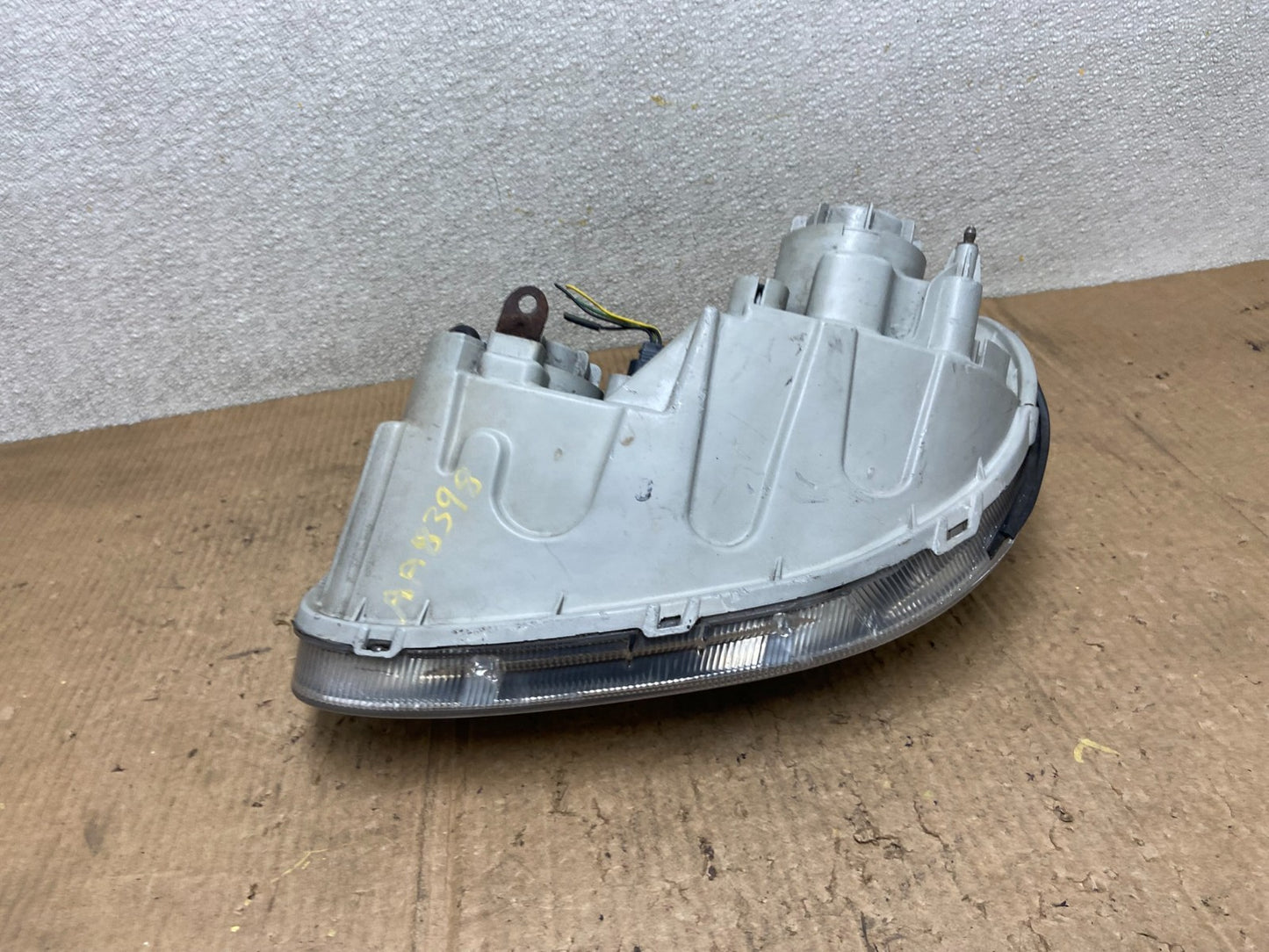 2002-2005 Hyundai Sonata Right Passenger Headlight Halogen Oem AA8398 DW7