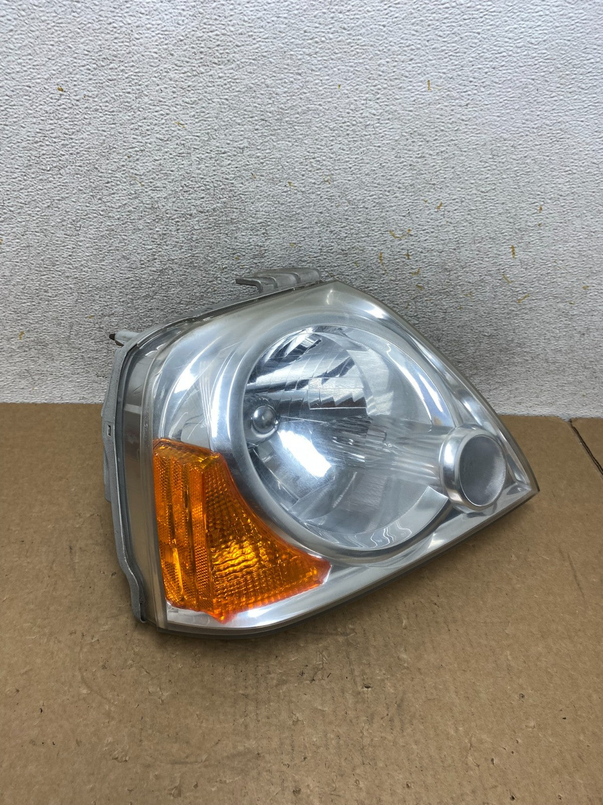 2004 - 2006 Suzuki XL-7 XL7 Right Passenger Side Halogen Headlight AI3407 DW2