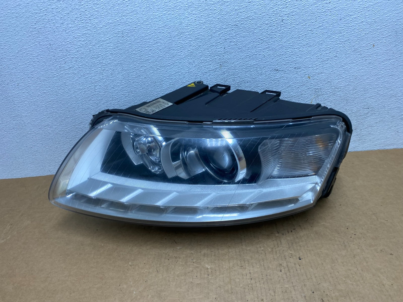 2009-2011 Audi A6 Left Driver Side Headlight AFS Xenon HID AD4553 DW0