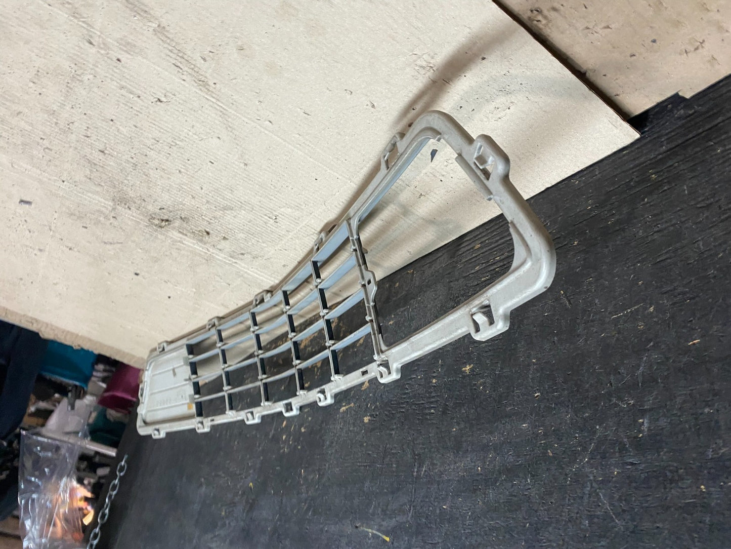2009 to 2012 Lincoln MKS Front Lower Grille Grill Oem X2882 DG6