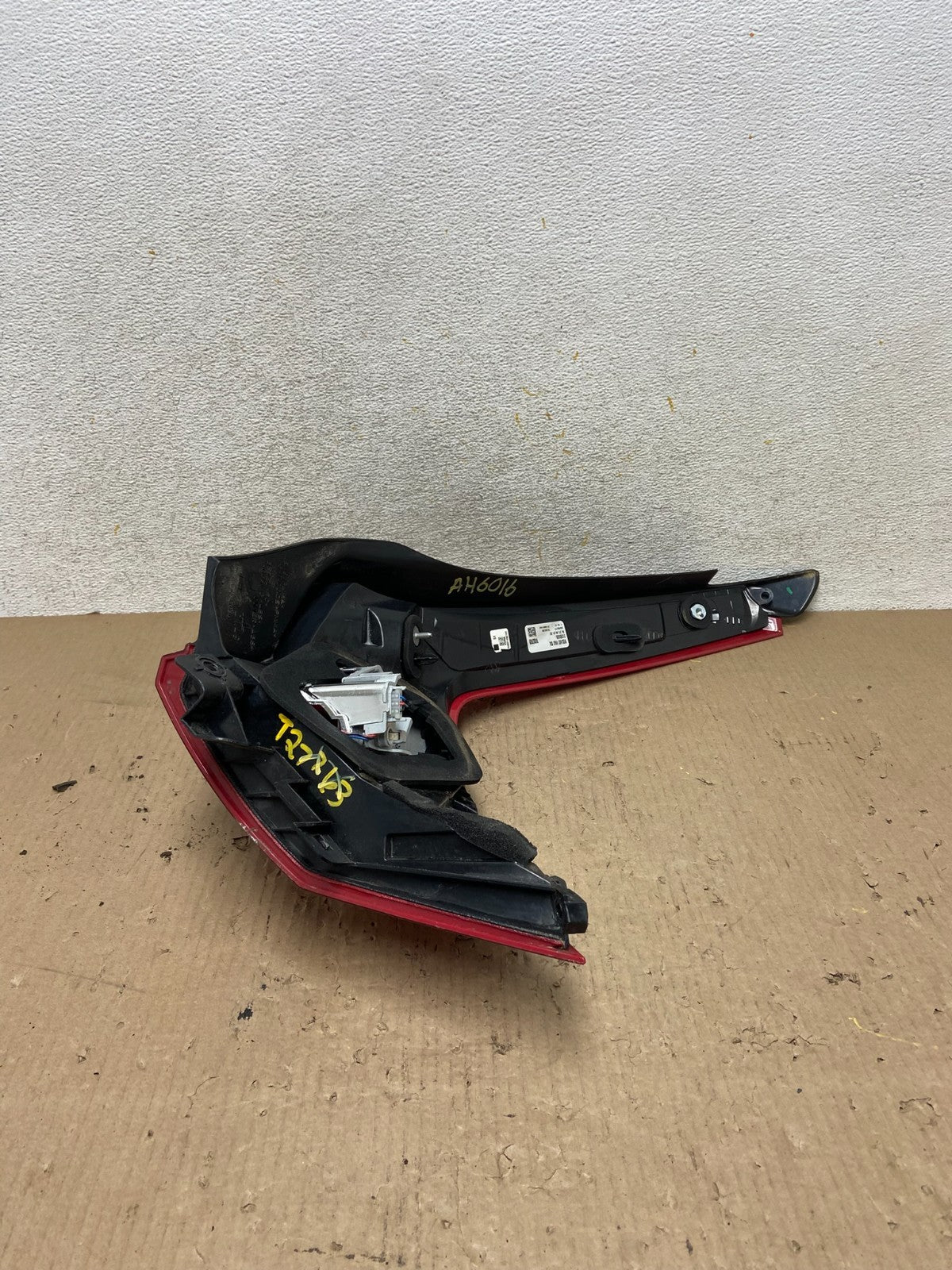 2015 to 2018 Volvo V60 Left Driver LH Tail Light AH6016 DG7