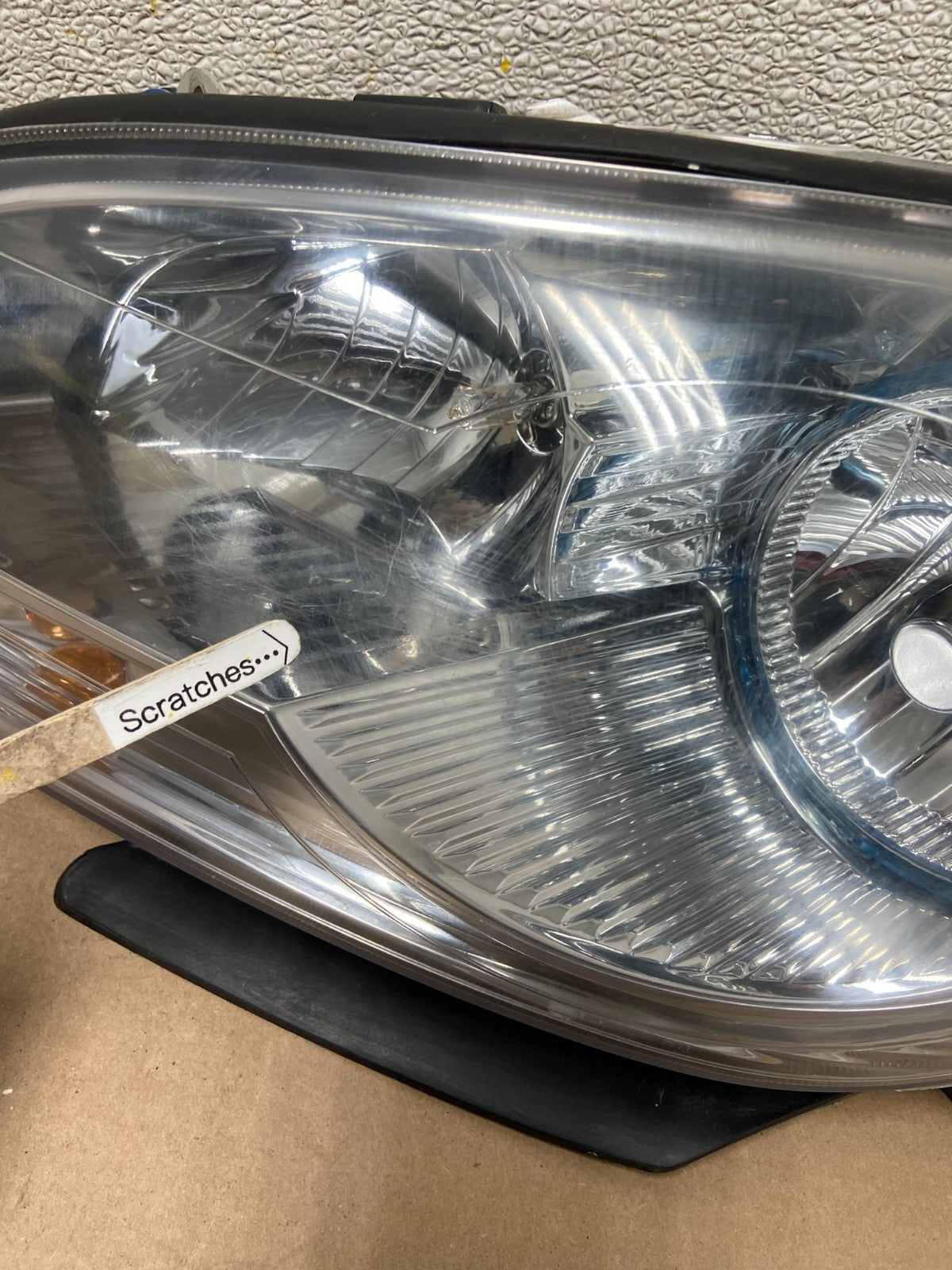 2008 to 2012 Chevrolet Malibu Left+Right Side Set Headlights Oem AB0833 DW3