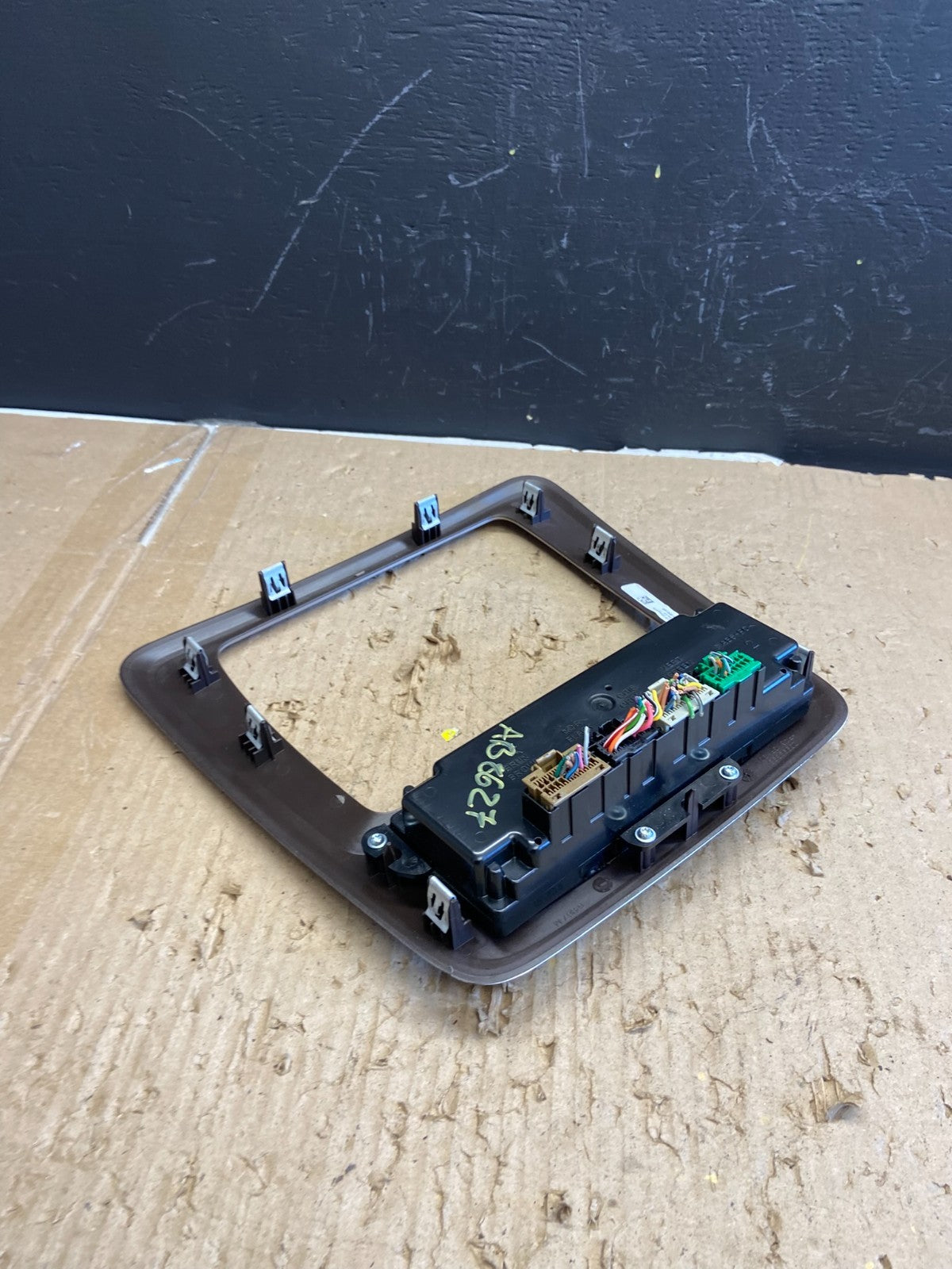 2013 - 2016 GMC Acadia A/C Heater Climate Control Radio Panel Bezel OE ab8627 DG3