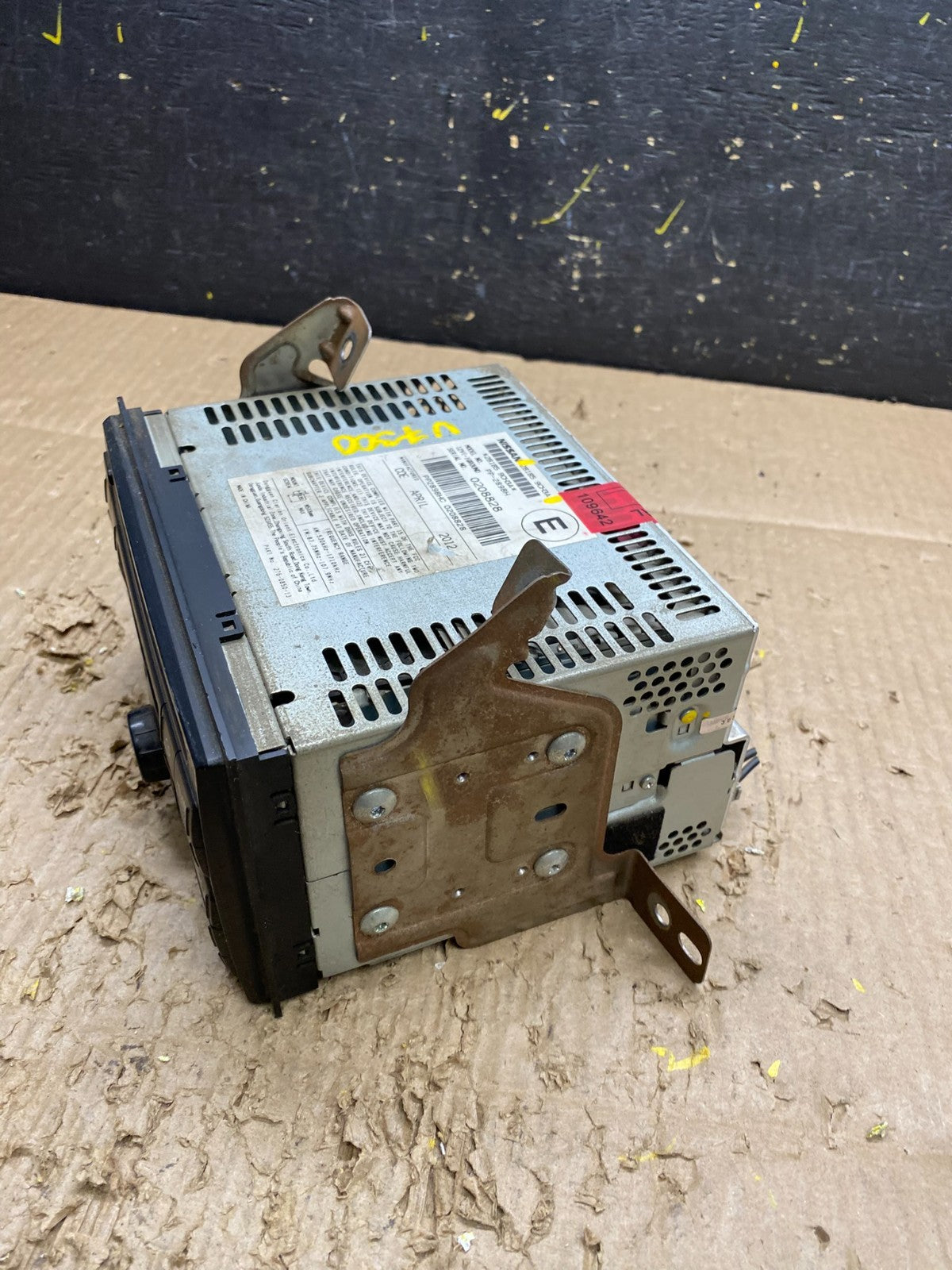 2008 2012 Nissan Pathfinder Armada AM FM CD Radio Receiver OEM V7300 DG2