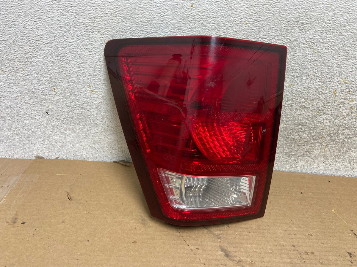 2007 2008 2009 2010 Jeep Grand Cherokee Left Driver Lh Tail Light AH4262 LK0