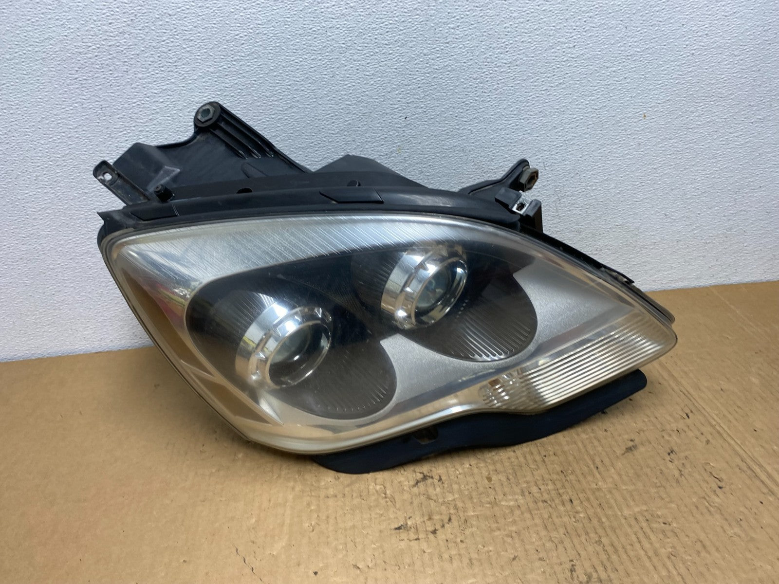2007-2012 Gmc Acadia Halogen Headlight Right Passenger Side AC7801 DW0