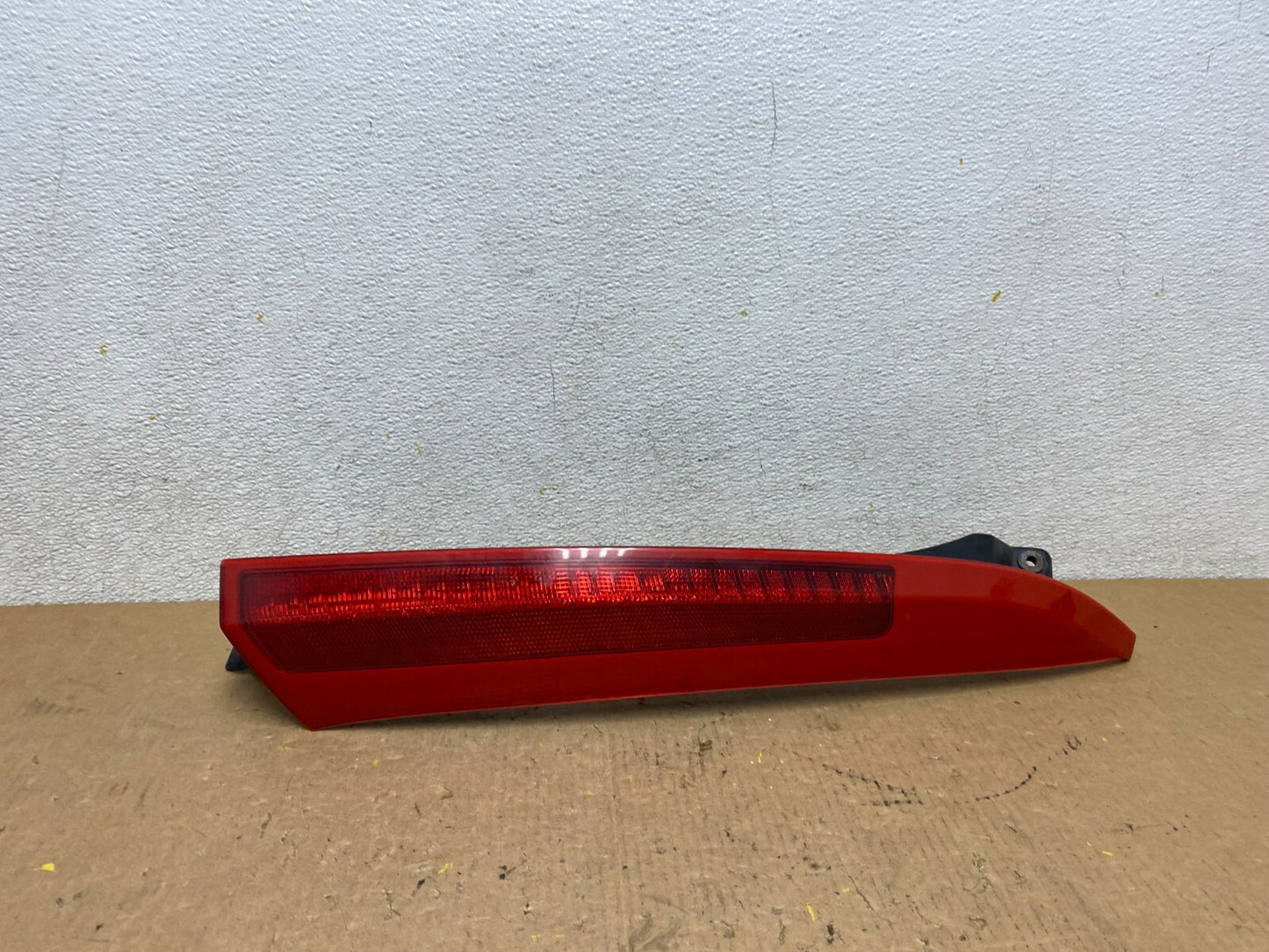 2003 to 2006 Volvo XC90 Right Passenger Side Upper Tail Light OEM H9607 KC0