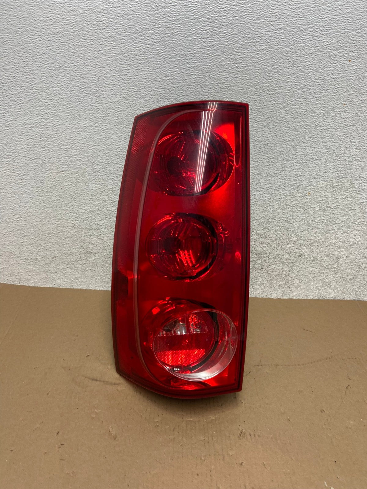 2007 to 2011 GMC Yukon Left Driver LH Side Tail Light AD6445 LK0