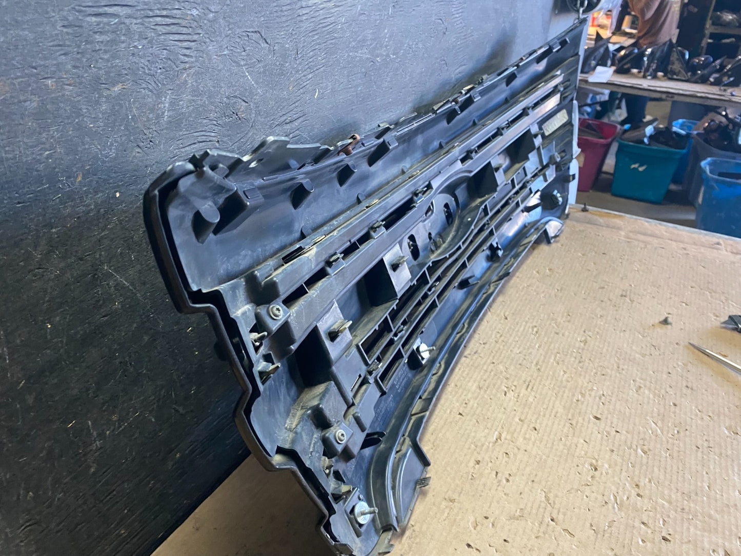2011 to 2015 Ford Explorer Upper Front Grill Grille Oem S3363 DG12