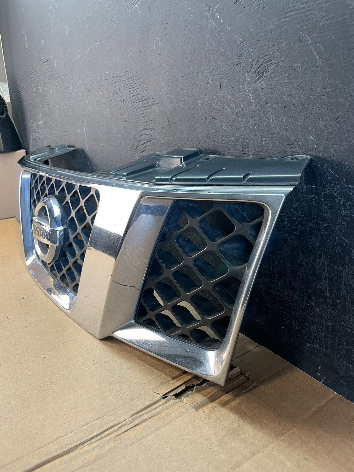 2005 2006 2007 Nissan Pathfinder Chrome Front Upper Grill Grille AE8385 DW1