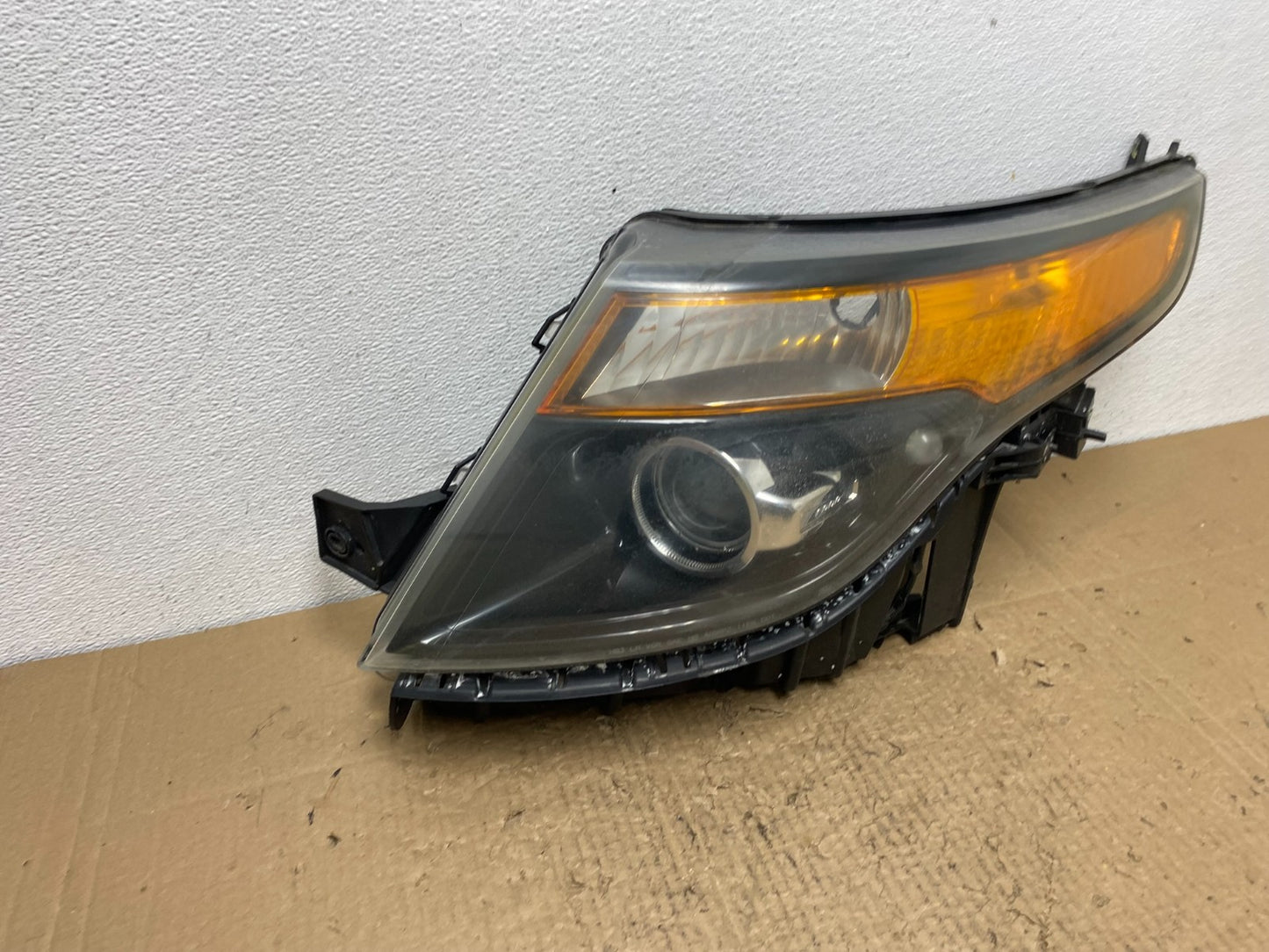 2011 to 2015 Ford Explorer Left Driver LH Side Halogen Headlight Oem AC4126 DW2