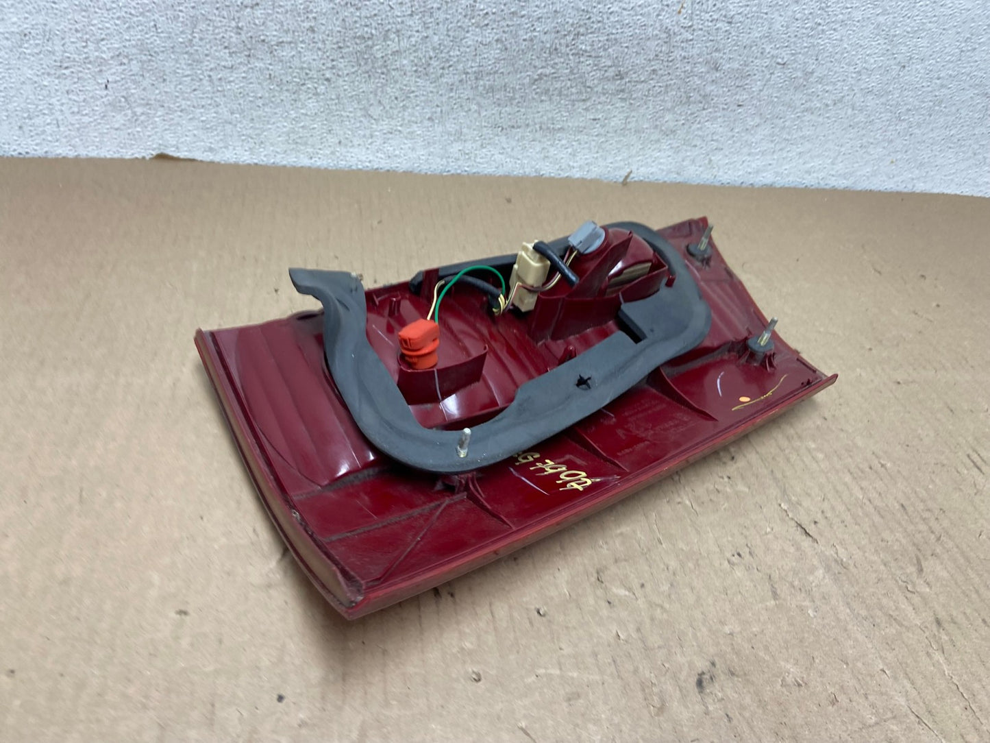 2004 - 2005 Toyota Sienna Left Driver LH Side Inner Tail Light AG7997 LK6