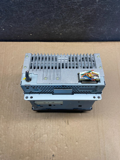 2007 - 2009 Kia Sedona Entourage Radio Stereo Receiver AM FM CD Player AG1504 DW5