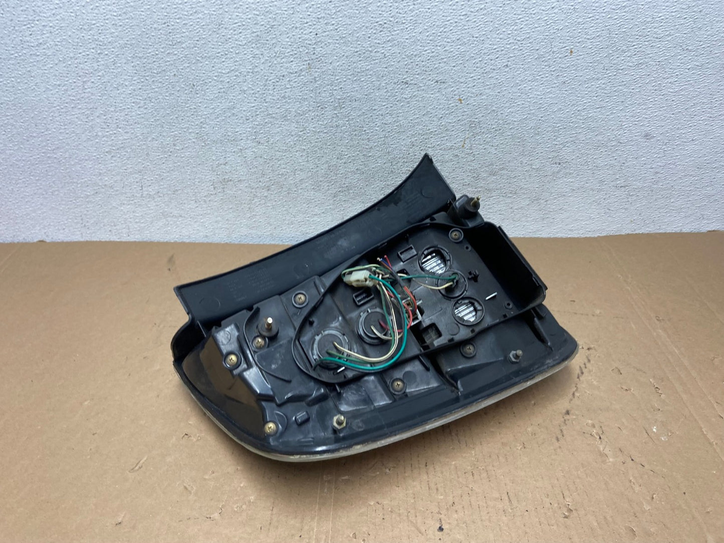 2004 - 2005 Toyota Prius Right Passenger Side Rh Tail Light AD7979 LK6