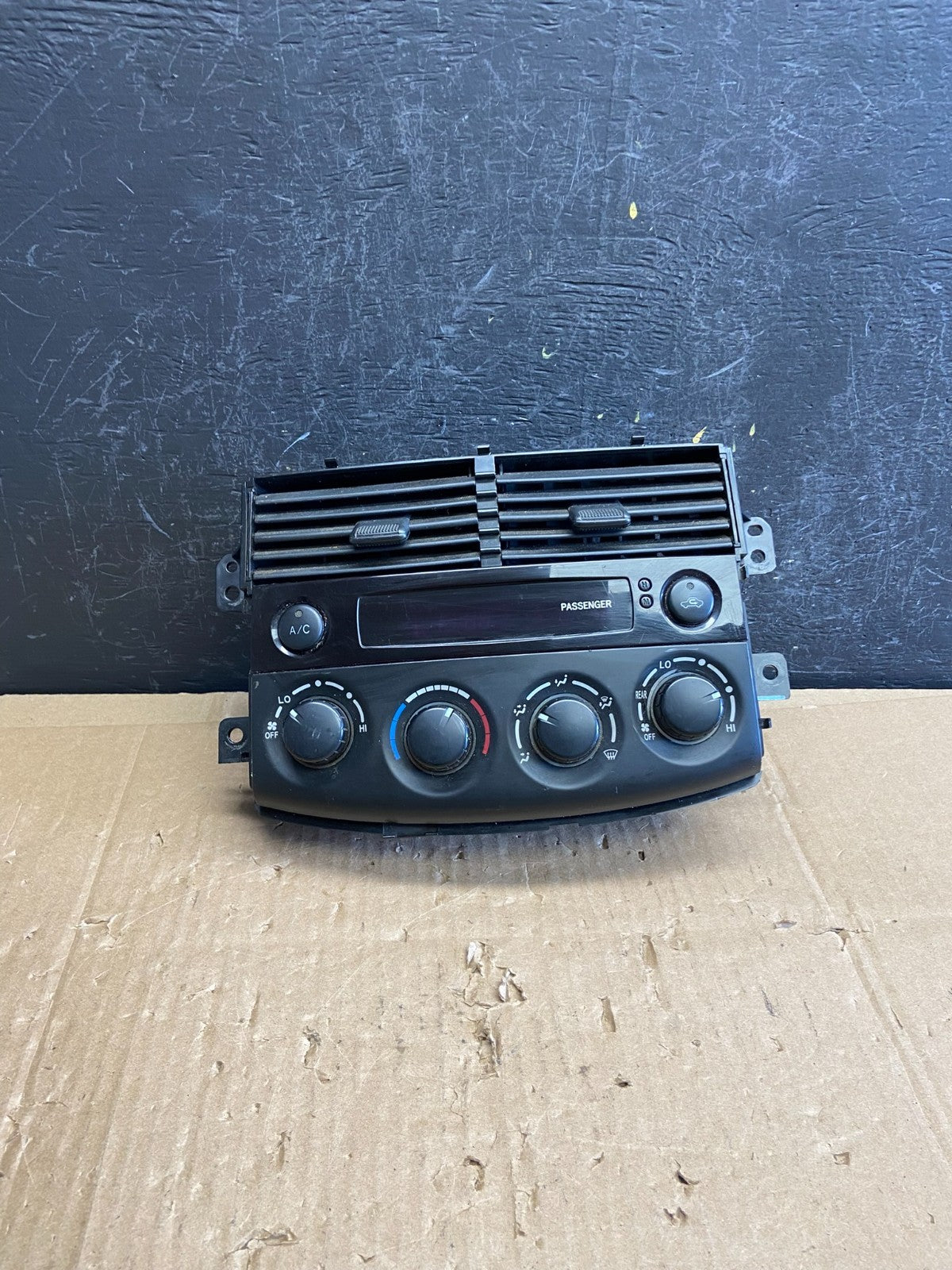 2004-2005 Toyota Sienna AC Climate Heater Temperature Control Air Vent AD2310 DG0