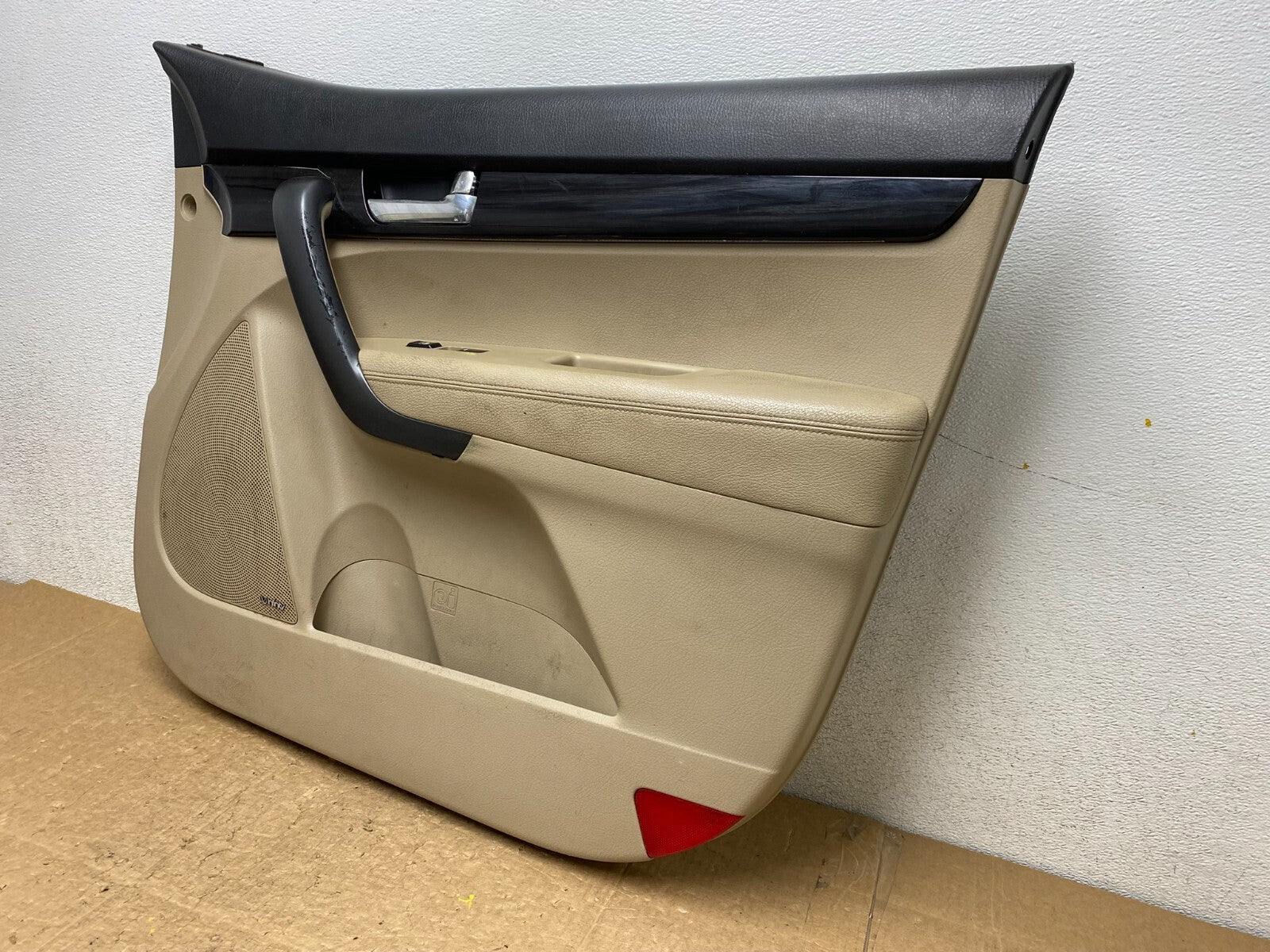 2011 2012 2013 Kia Sorento Front Right Passenger RH Door Panel Trim O6526 DG1