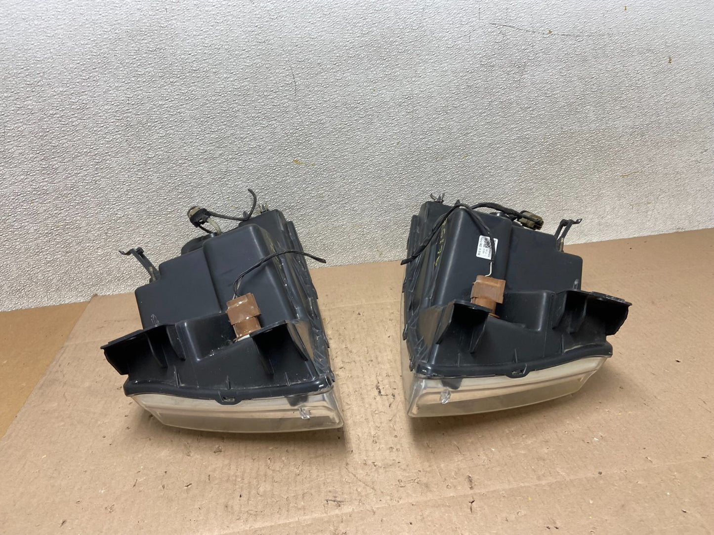 2004 to 2008 Ford F-150 F150 Left+Right Halogen Headlights Z6176 DW10