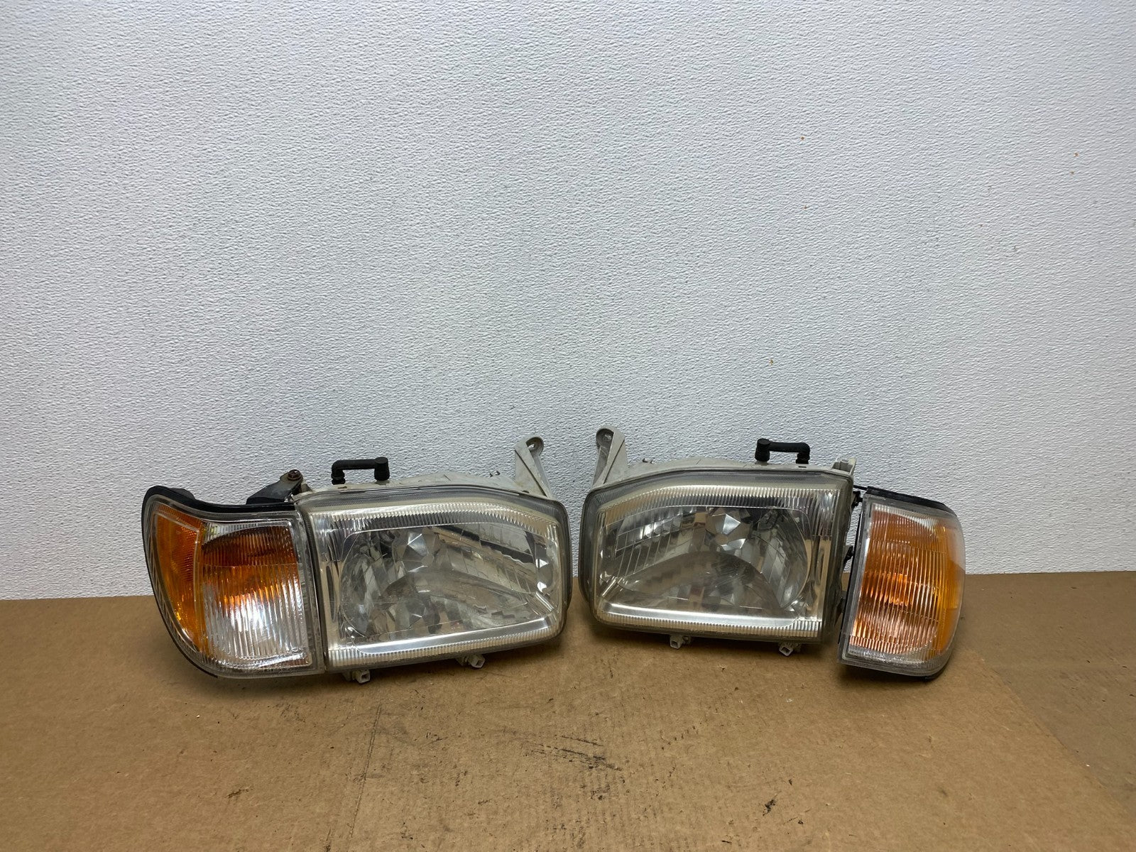 1999-2004 Nissan Pathfinder Left+Right Side Set Halogen Headlights Oem AC3302 DW0