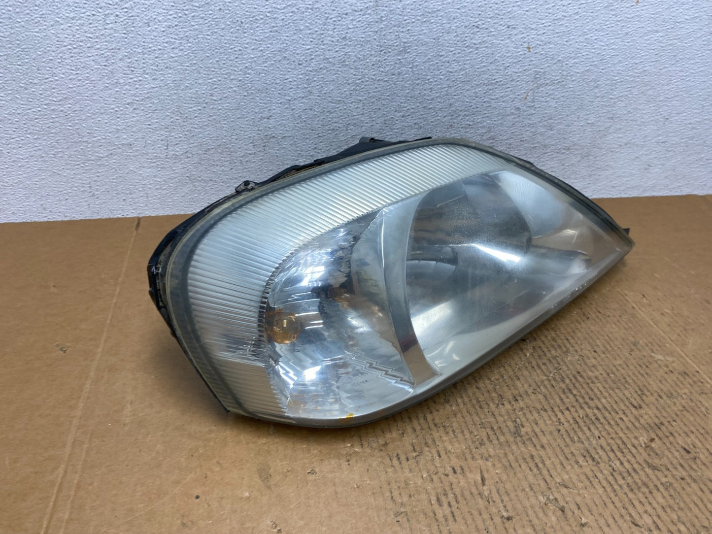 2000 to 2005 Mercury Sable Right Passenger Side Halogen Headlight AE1236 DW2
