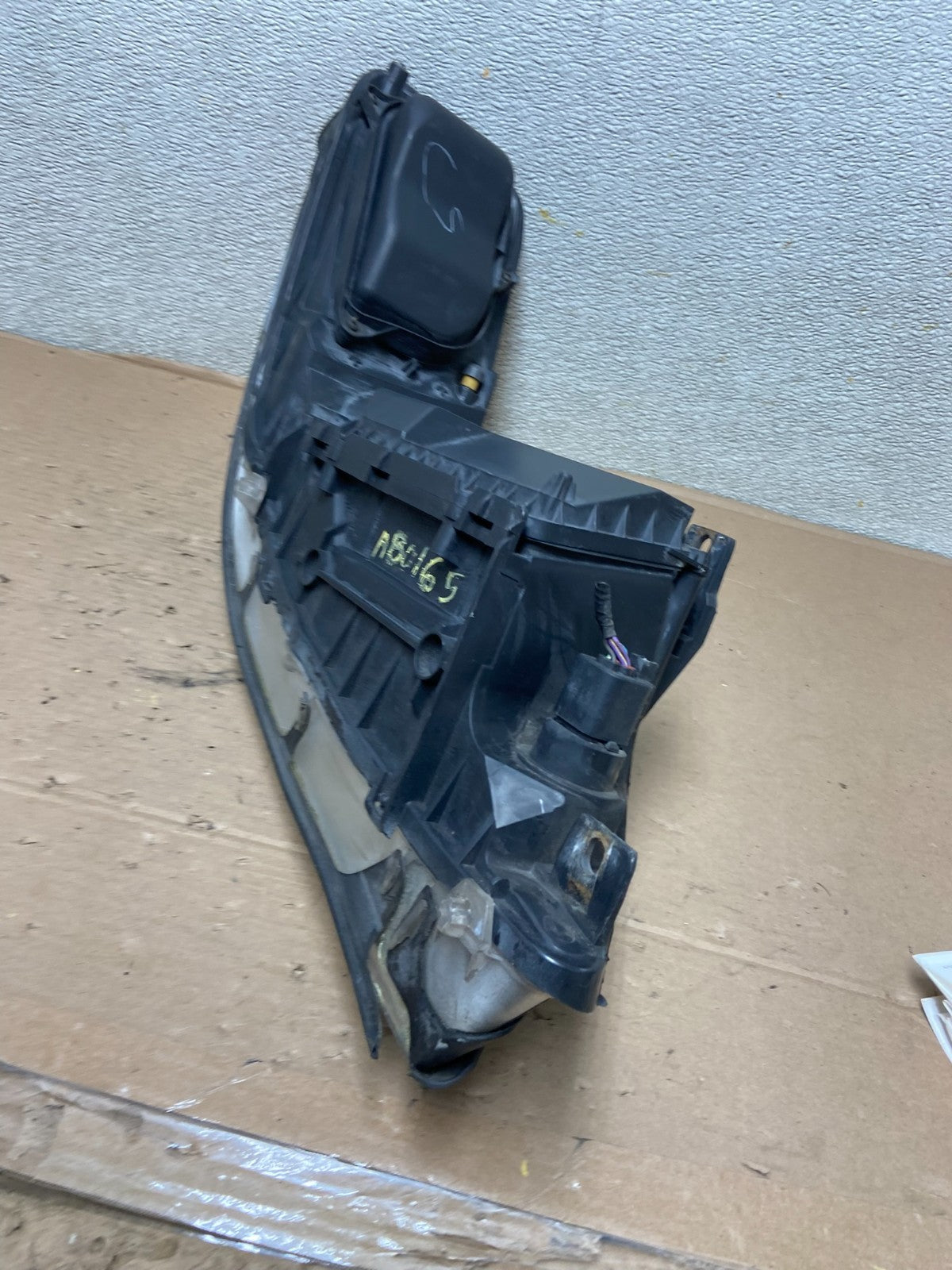 2005 to 2011 Lincoln Town Car Left Driver LH Side Headlight AB0165 DW6